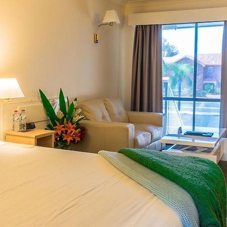 The Palms Dubbo Motel ภายนอก รูปภาพ